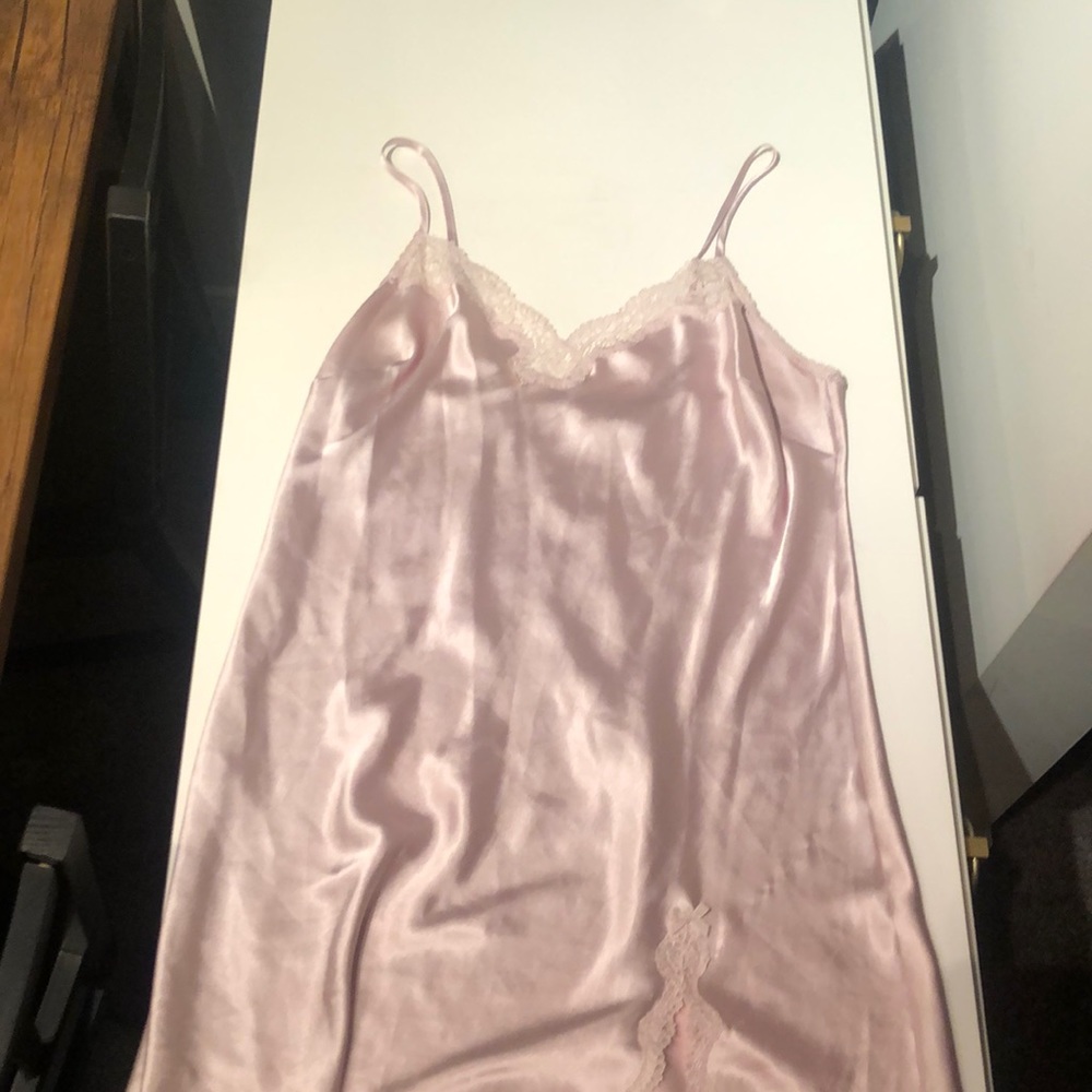Victoria’s secret slip with matching robe (L)